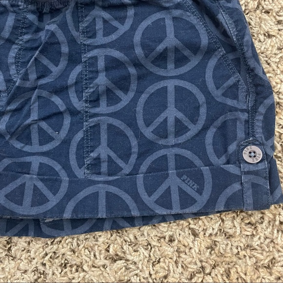 PINK Victoria’s Secret Navy Peace Sign Printed Elastic Waist Shorts - Picture 5 of 6